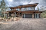 Welcome to The Edge, an executive level home in Keystone, Colorado. A 2 minute walk to Keystone Resort. 